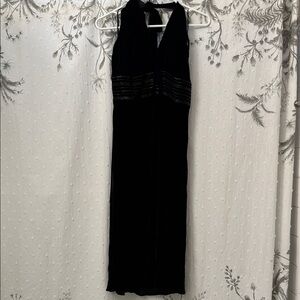 Jones New York Elegant Black Maxi Dress